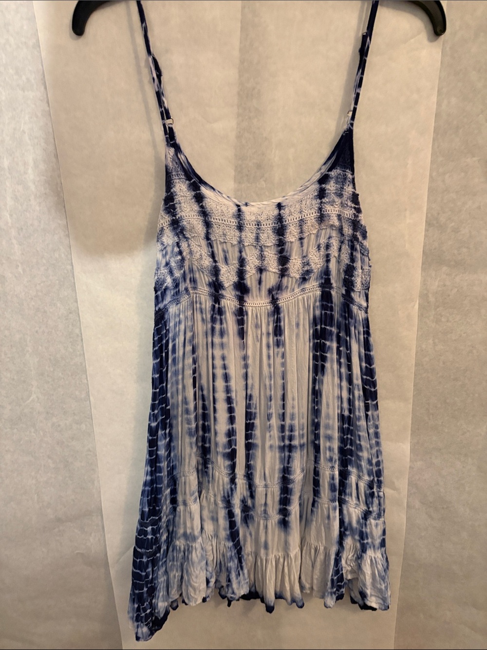 En Creme Blue and White Tie-Dye Smocked Spaghetti Strap Tunic